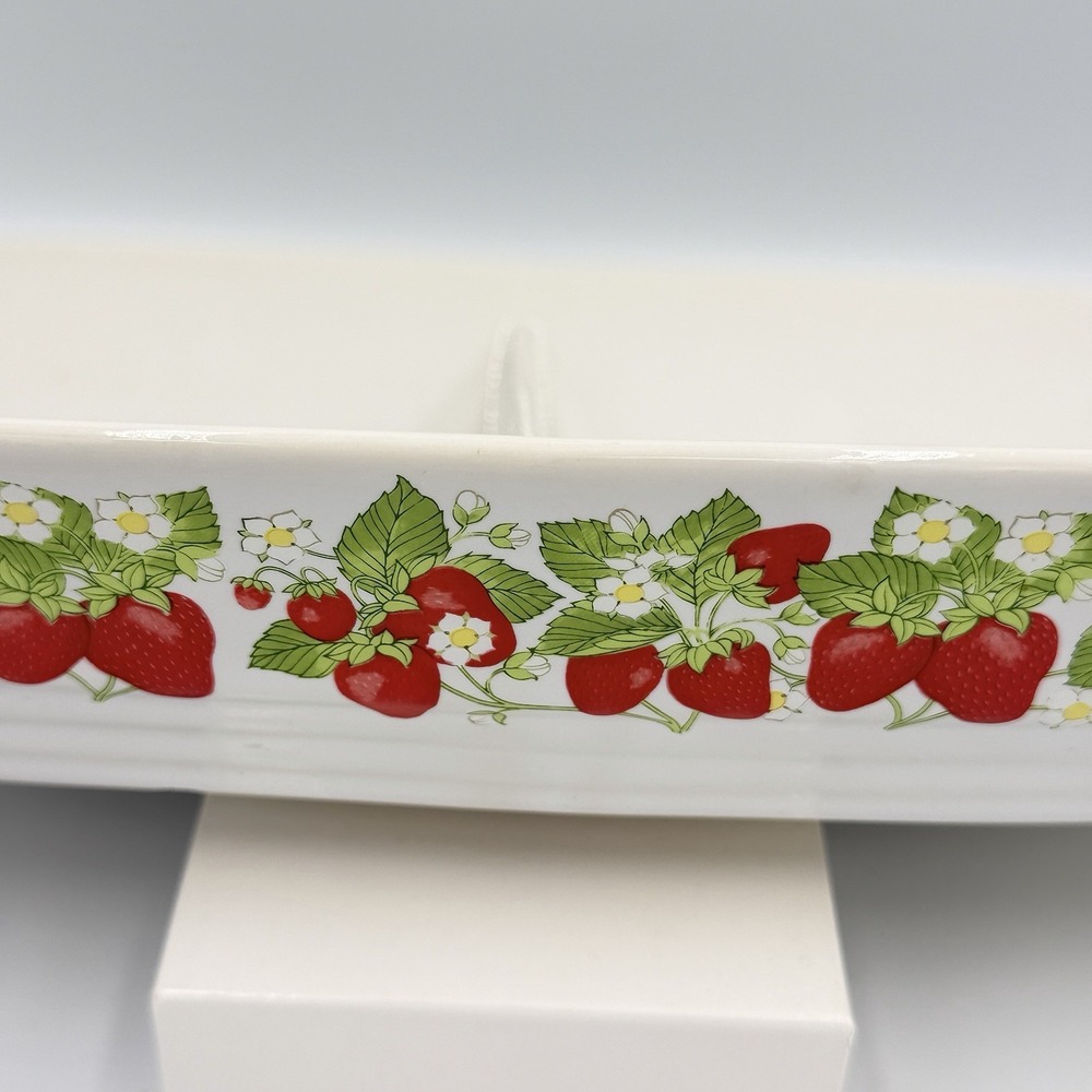 VTG Action Strawberry Divided Baking Dish Japan Cottagecore Retro Kitchen - Picture 9 of 15